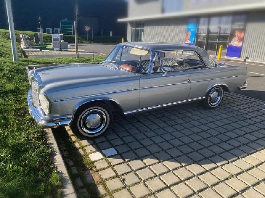 MERCEDES W111 250SE coupé 1966