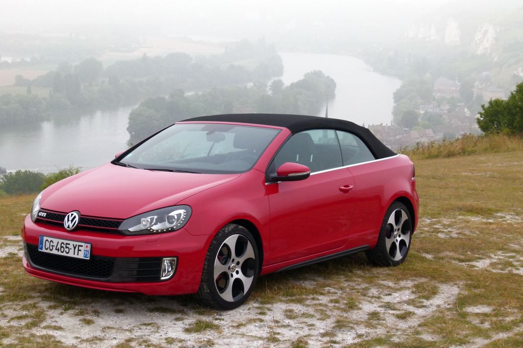 VOLKSWAGEN Golf GTI Cabriolet