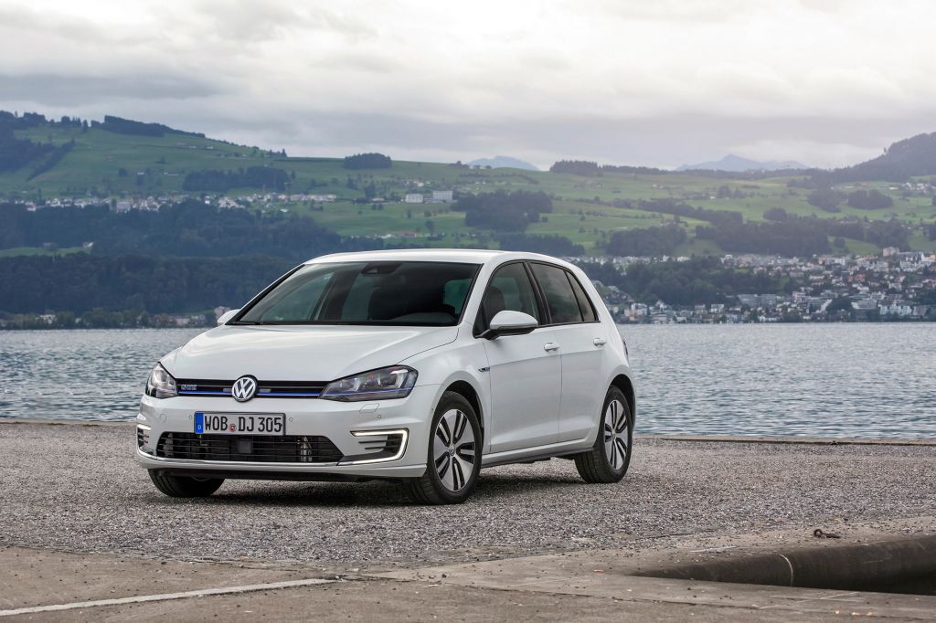 VOLKSWAGEN Golf GTE