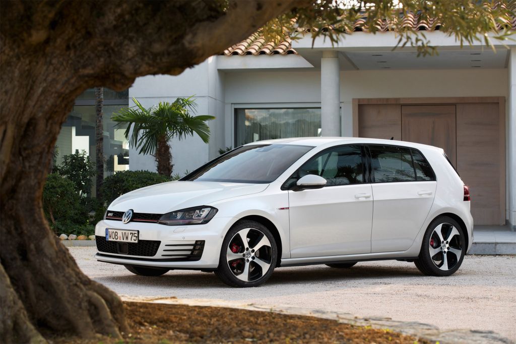 VOLKSWAGEN Golf GTI VII Performance