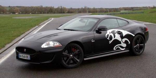 Essai JAGUAR XKR Black Cat - Motorlegend