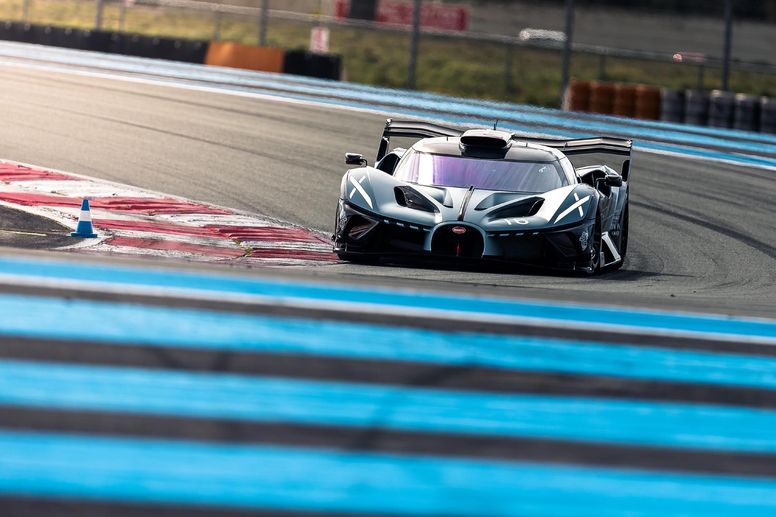 Plusieurs Bugatti Bolide ont pris la piste sur le circuit Paul Ricard