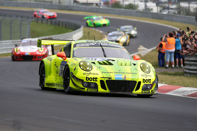 Nürburgring : la pole de Vanthoor (Porsche) en vidéo