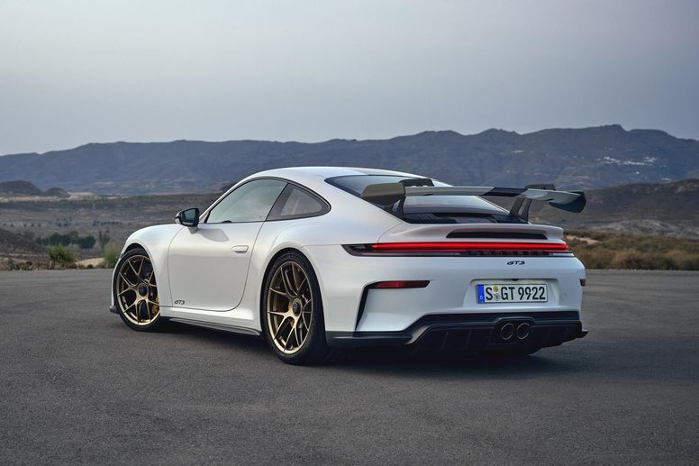 Porsche présente les nouvelles 911 GT3 et 911 GT3 Pack Touring