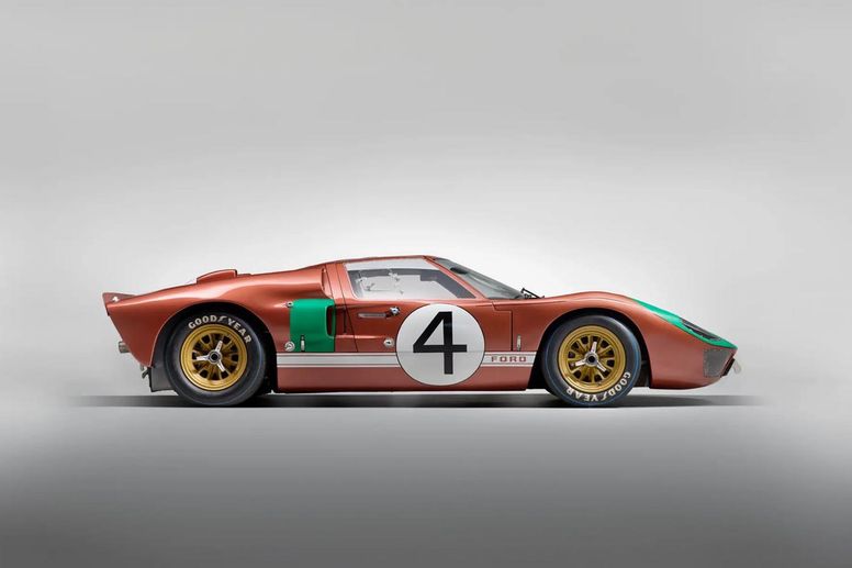 Une Ford GT40 MkII s'illustre lors de la vente RM Sotheby's de Miami