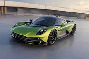 Une cavalerie hybride de 1 079 ch pour la nouvelle Aston Martin Valhalla