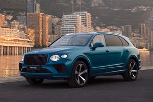 Nouvelle collection Bentley Bentayga EWB Azure Riviera