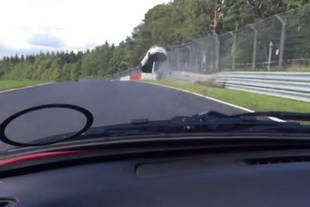 Crash impressionnant sur le Nürburgring