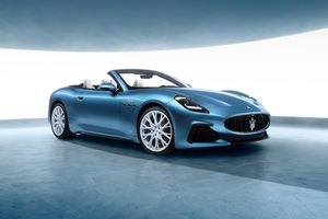 Maserati GranCabrio : nouvelle version de 490 ch et un One-Off exclusif à Saint-Moritz