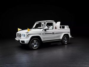 Le Pape François roule en Mercedes-Benz Classe G électrique