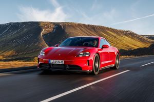 Porsche étoffe la gamme Taycan avec trois nouveautés