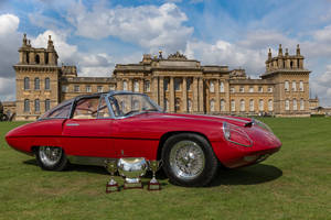 Un one-off Alfa Romeo primé à Salon Privé