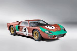 Une Ford GT40 MkII s'illustre lors de la vente RM Sotheby's de Miami