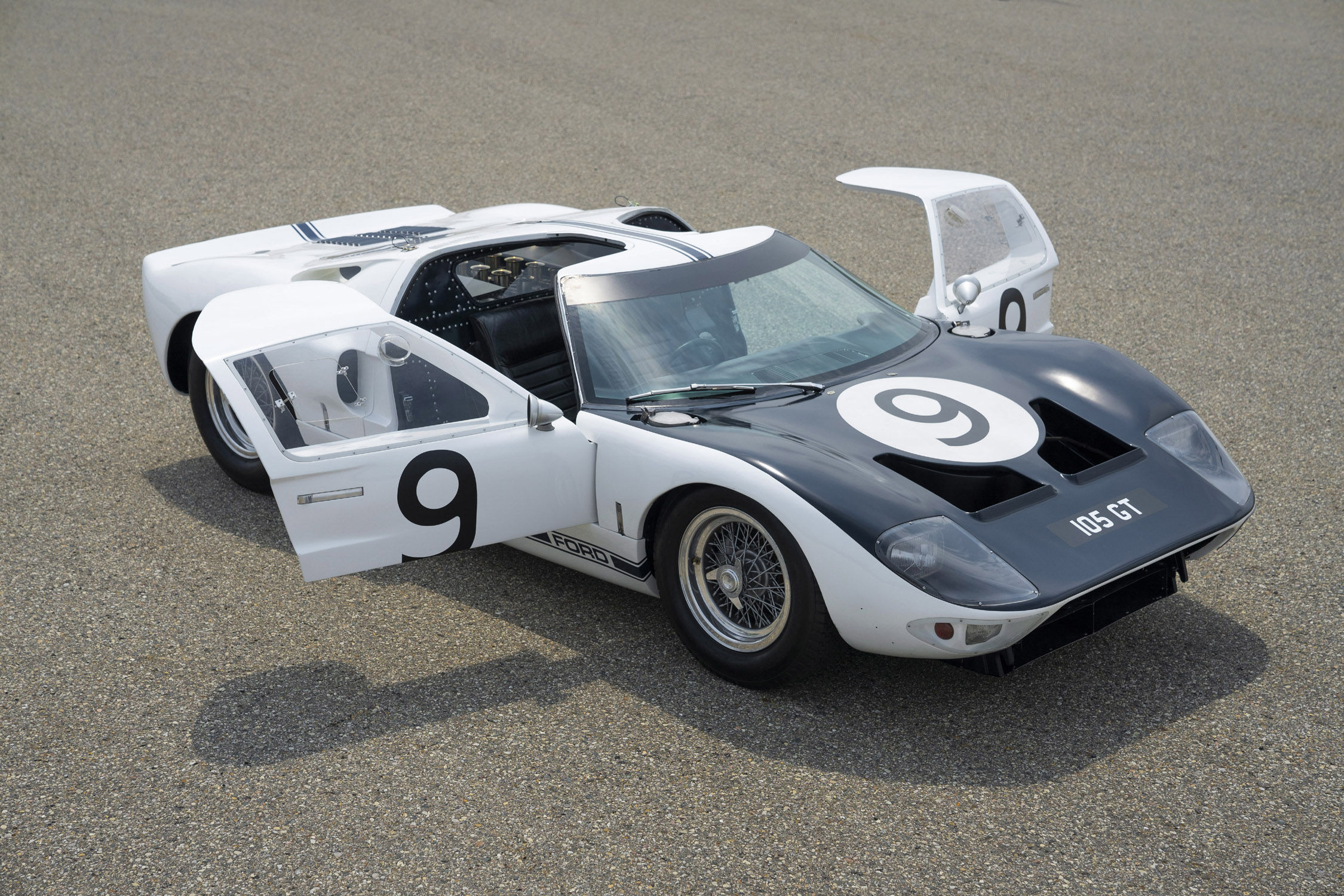 La Ford GT 64 Prototype Heritage Edition dévoilée à Monterey - Motorlegend