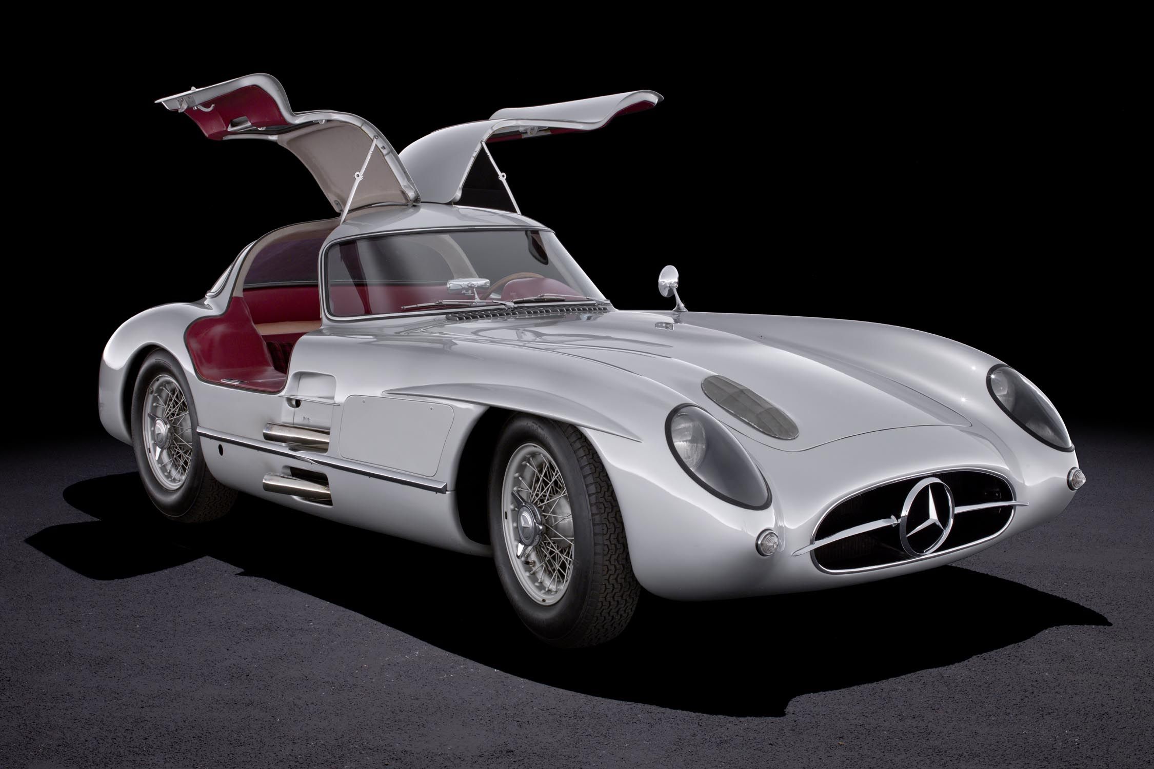 Une Mercedes Benz 300 SLR Adjug e 135 Millions D euros Aux Ench res 